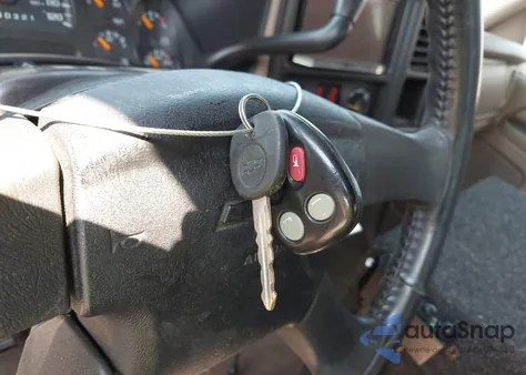 2006 Chevrolet Silverado 1500 Lt1 from USA, damaged, VIN 2GCEC13T661163239